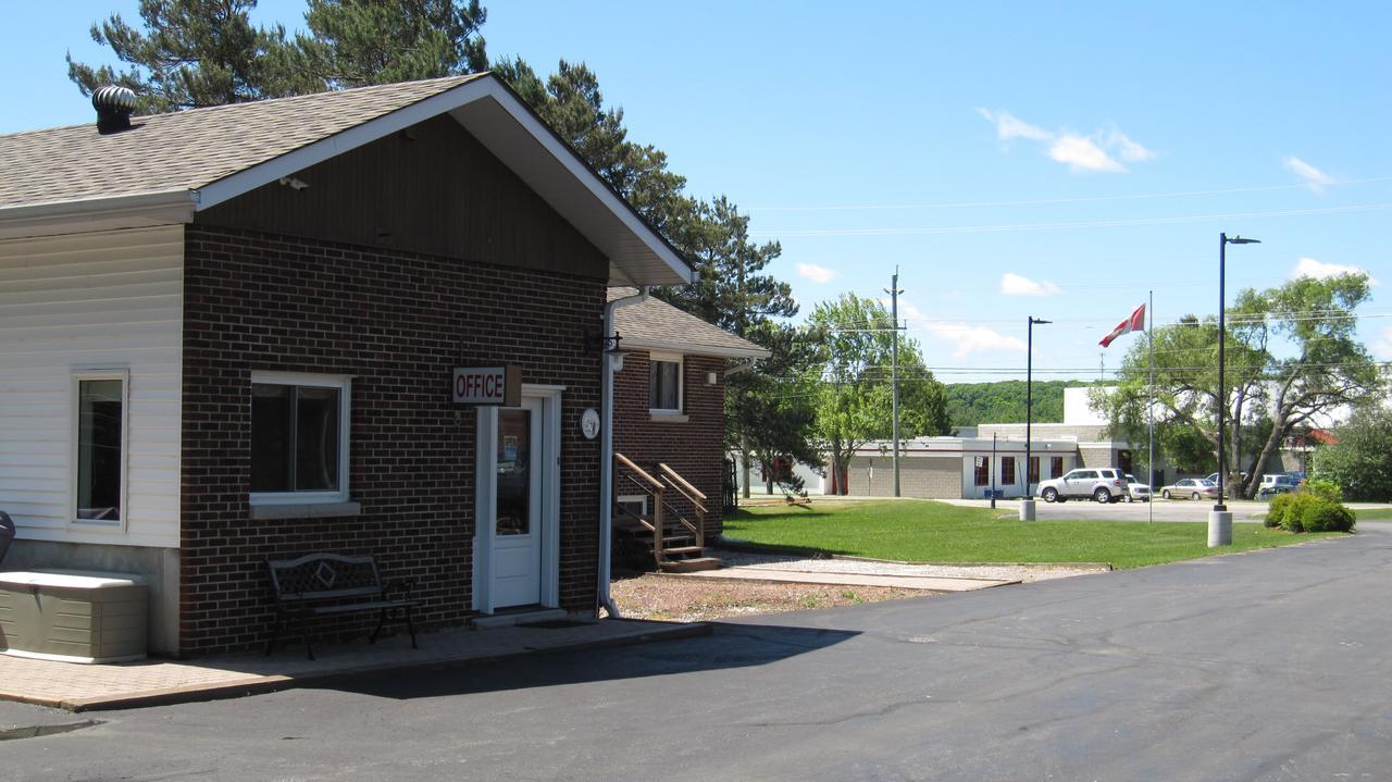 Wellington Inn Bracebridge Zewnętrze zdjęcie